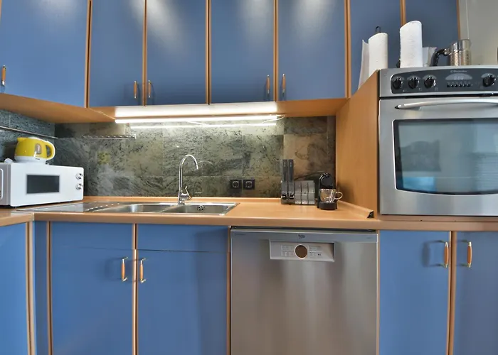 Seafront Escape - Happy Apartment *