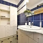 Apartment Seafront Escape - Happy Sibuljina