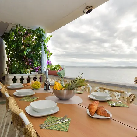 Seafront Escape - Happy Apartamento