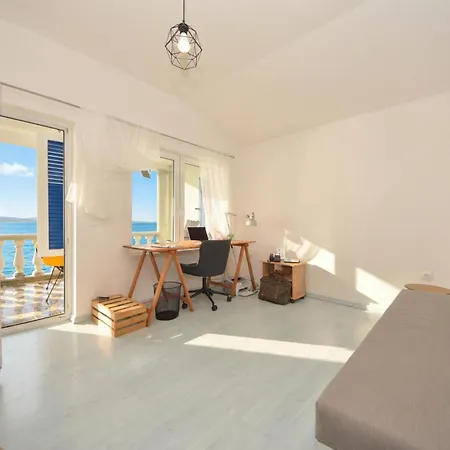 Seafront Escape - 4Br Beachfront Villa For 8 Feriehus Šibuljina
