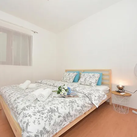 Apartman Seafront Escape - Happy *