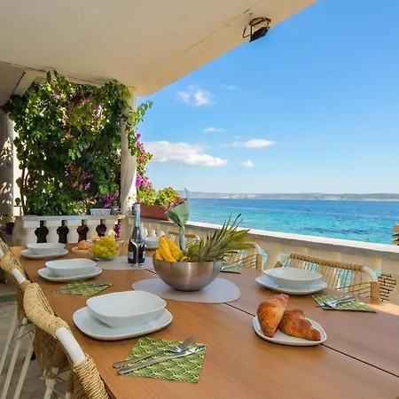 Seafront Escape - Happy * Sibuljina