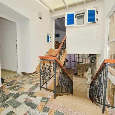 Seafront Escape - Happy Apartman