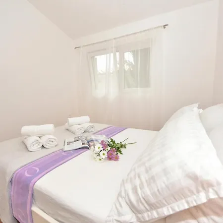Seafront Escape - Happy Apartman