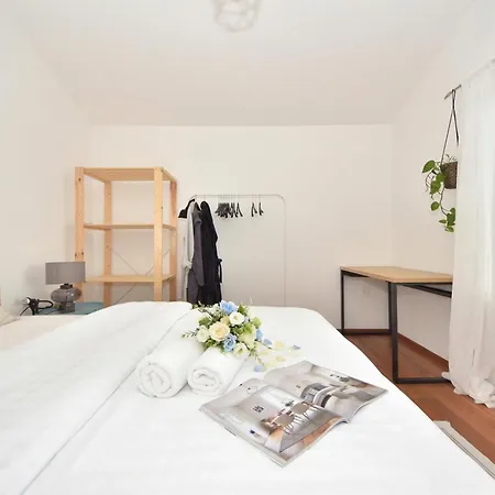 Apartman Seafront Escape - Happy