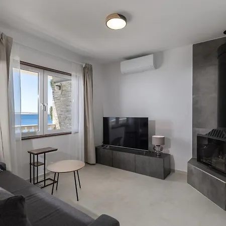 Seafront Escape - 4Br Beachfront Villa For 8 Feriehus Šibuljina