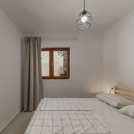 Seafront Escape - 4Br Beachfront Villa For 8 Feriehus