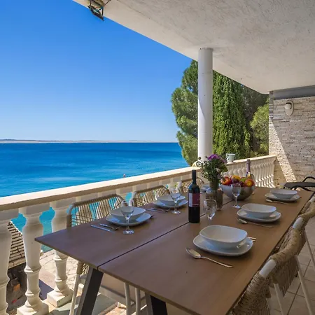 Seafront Escape - 4Br Beachfront Villa For 8 Šibuljina