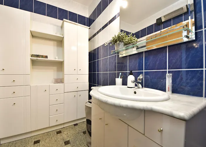 Seafront Escape - Happy Apartman