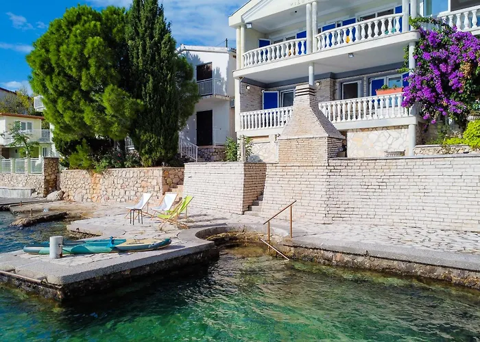 Seafront Escape - Happy Apartman