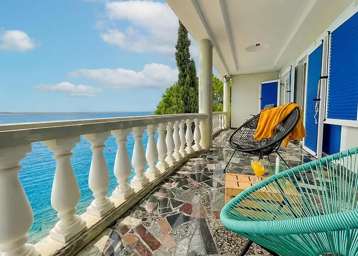 Apartman Seafront Escape - Happy